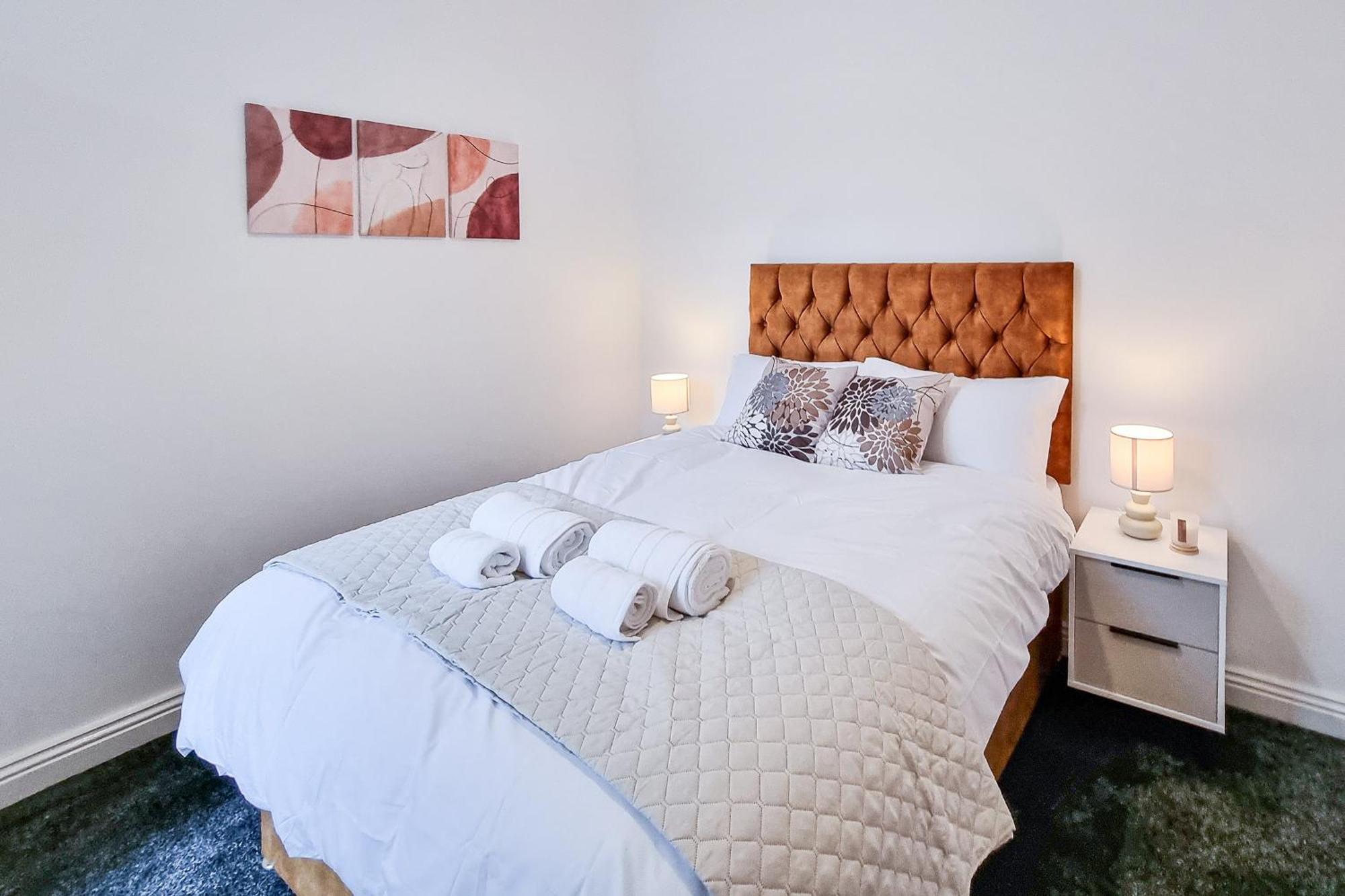 Ashfield Co-living - Private Self-cater Holiday home *