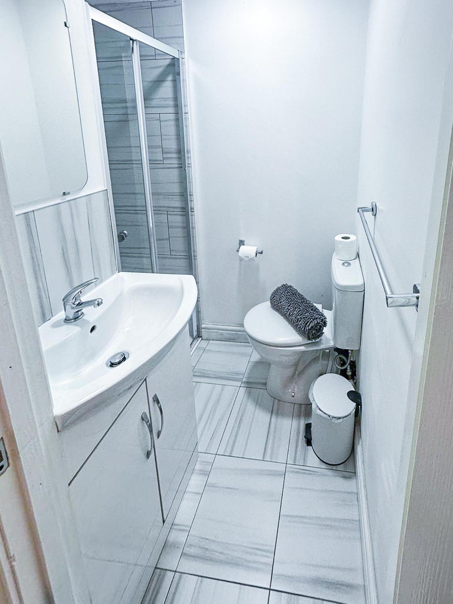 Ashfield Co-living - Private Self-cater Holiday home