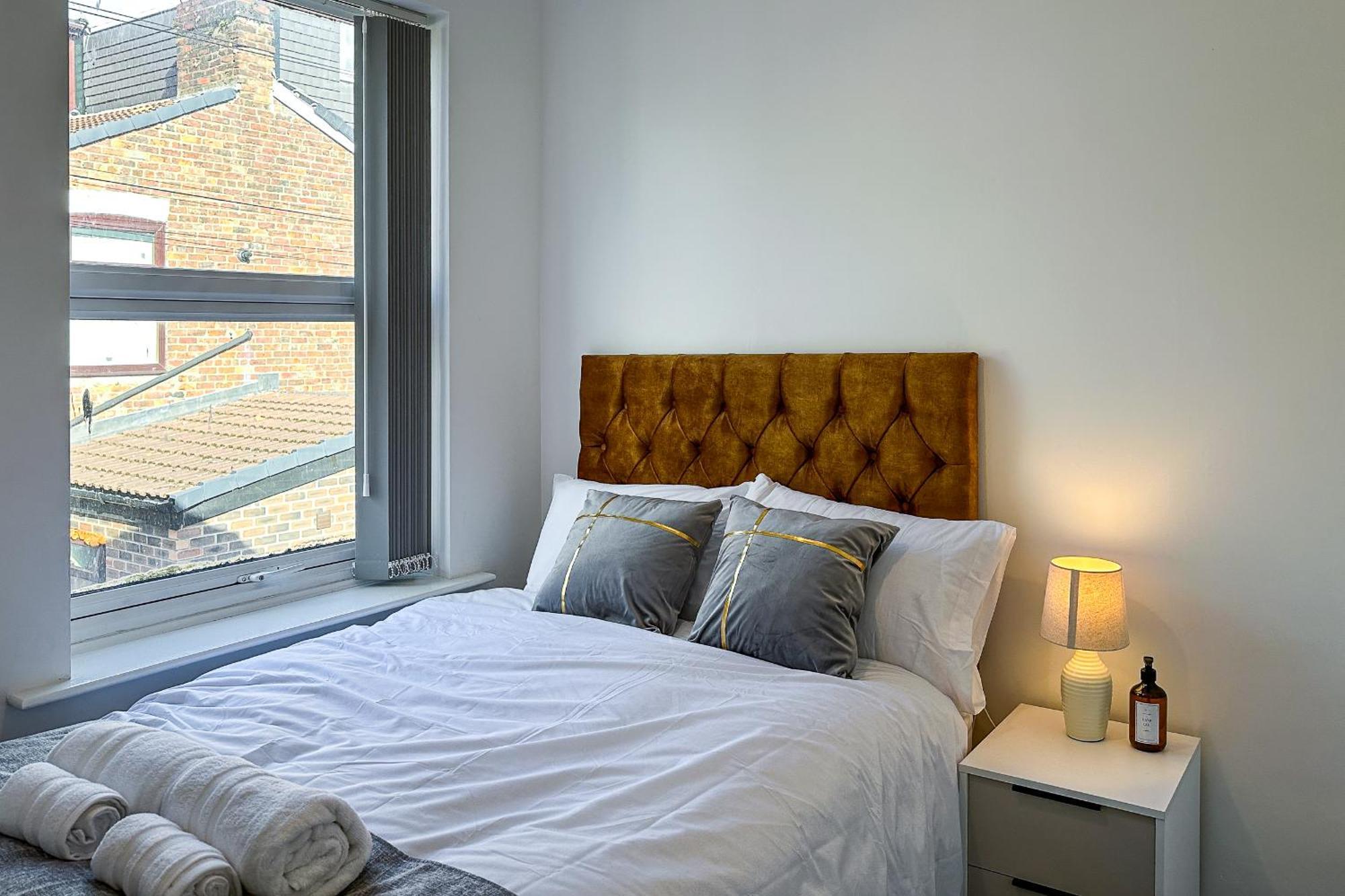 Ashfield Co-living - Private Self-cater Manchester