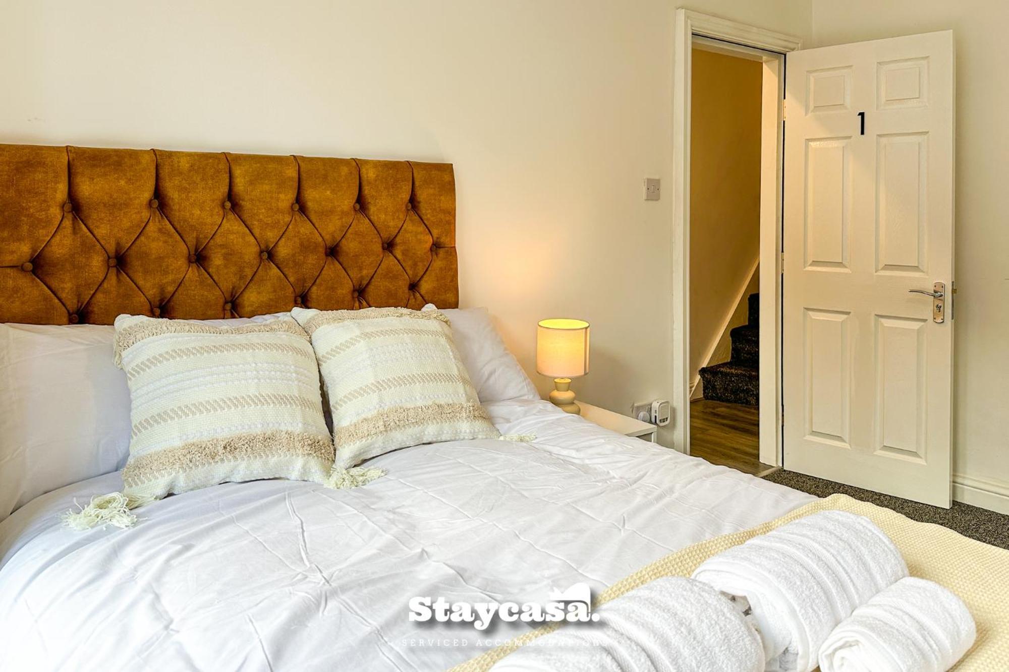 Ashfield Co-living - Private Self-cater Holiday home Manchester